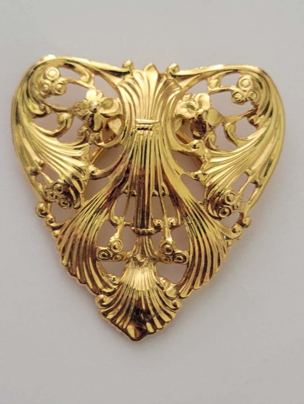 Vintage Gold Tone Triangle Shape Scarf Clip Scroll Filigree Victorian Design
